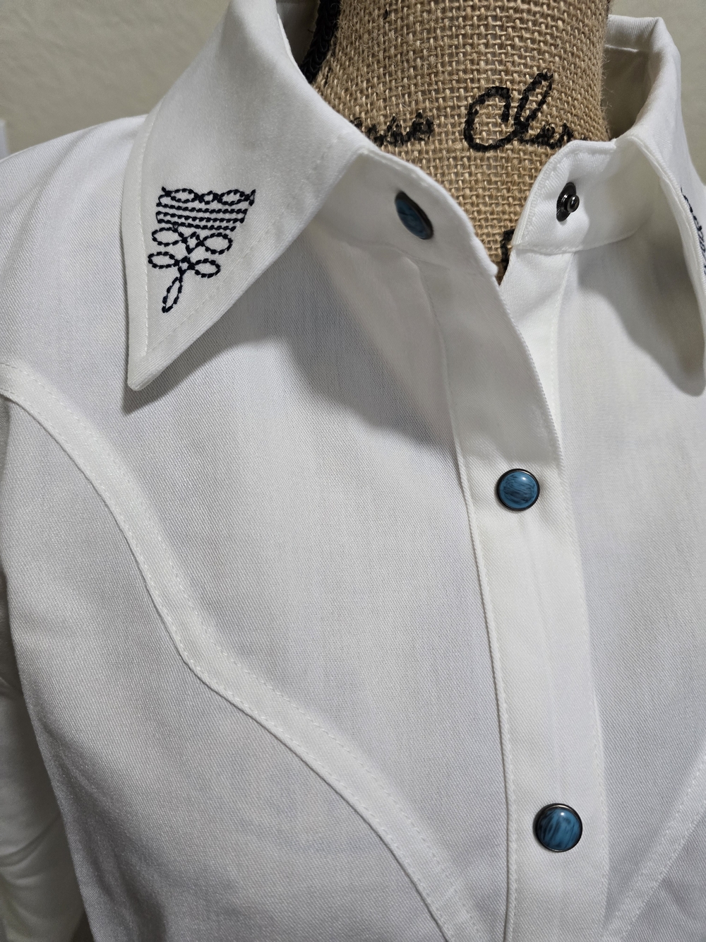 Boot Stich Embroidered White Top With Turquise Snaps